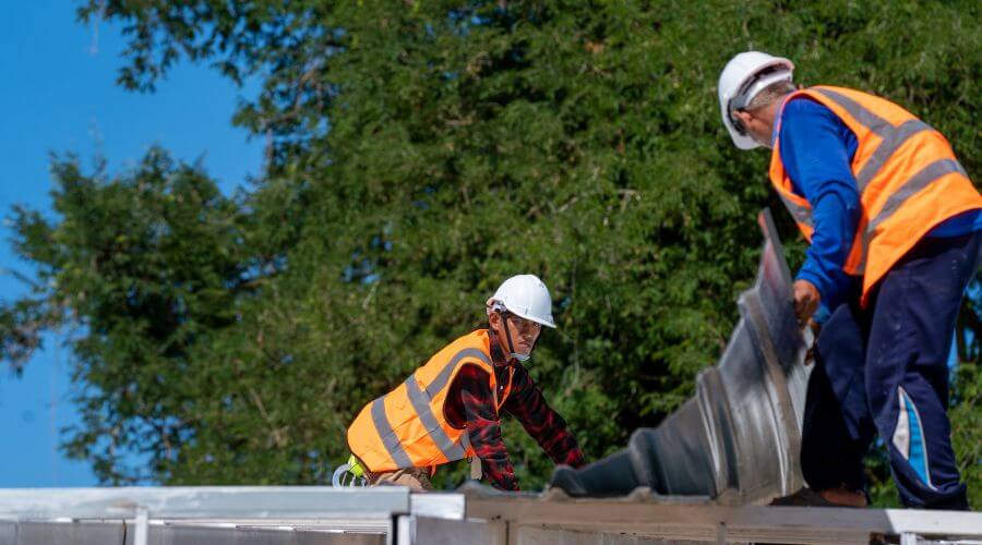 Professional new roof installation services in Fellsmere, FL